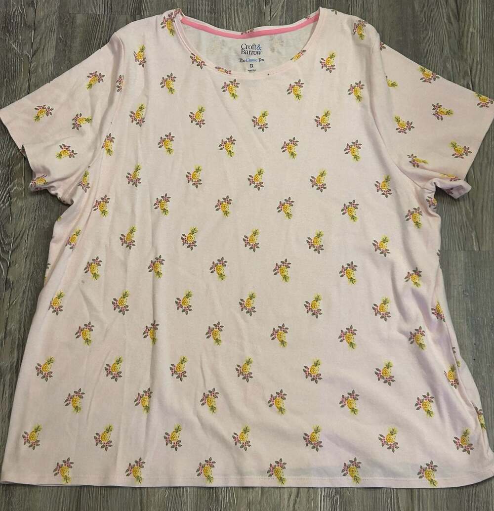 Croft & Barrow Women's Plus Size 1X Pink Pineapple Print Short Sleeve T-Shirt